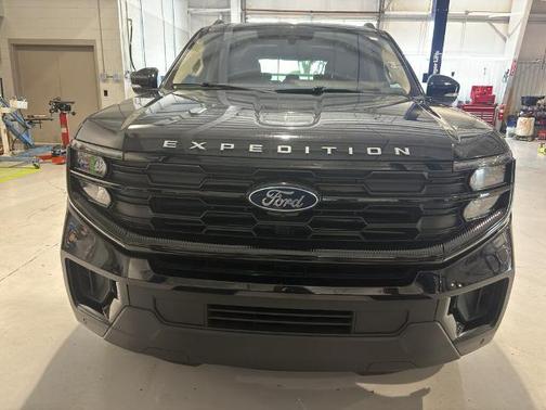 AGATE BLACK METALLIC 2025 Ford Expedition ACTIVE