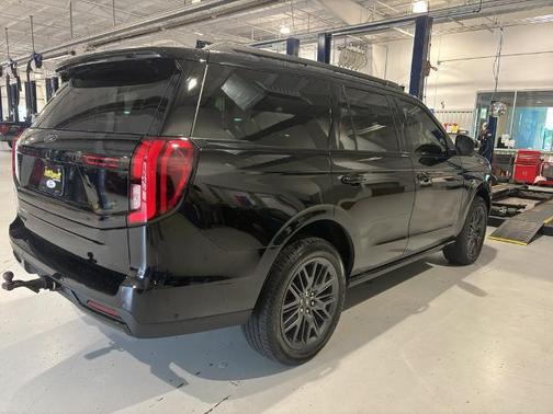 AGATE BLACK METALLIC 2025 Ford Expedition PLATINUM