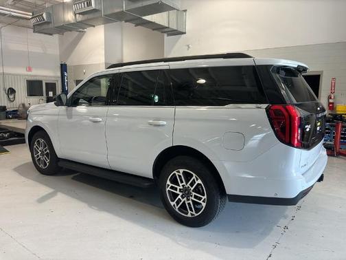 SPACE SILVER METALLIC 2025 Ford Expedition ACTIVE