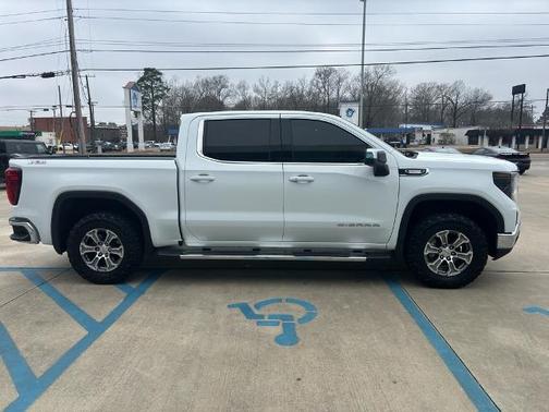 2024 GMC Sierra 1500 SLE