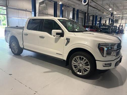 STAR WHITE METALLIC TRICOAT 2024 Ford F-150 PLATINUM