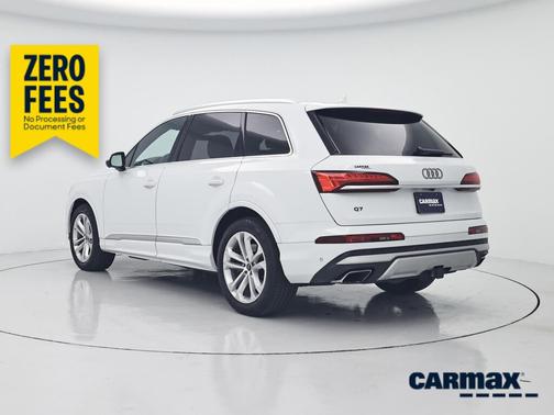 White 2025 Audi Q7 Prestige