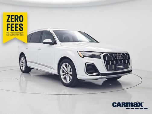 White 2025 Audi Q7 Prestige
