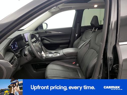 Black 2023 INFINITI QX60 Luxe