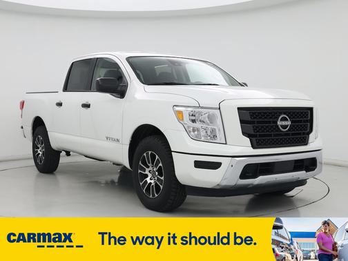 2023 Nissan Titan SV