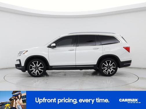 White 2022 Honda Pilot Touring