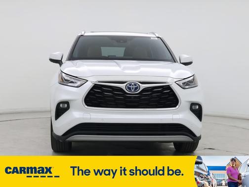 2022 Toyota Highlander Hybrid Platinum