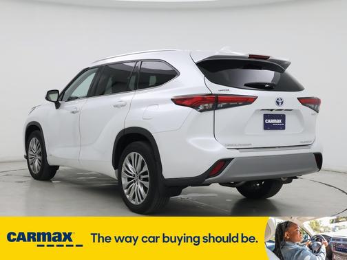 2022 Toyota Highlander Hybrid Platinum