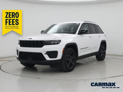 White 2023 Jeep Grand Cherokee Altitude