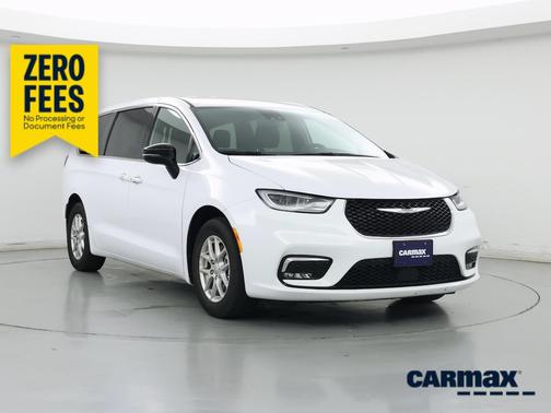 White 2025 Chrysler Pacifica Select