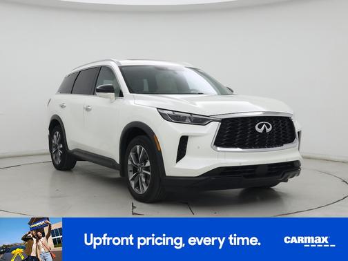 White 2023 INFINITI QX60 Luxe
