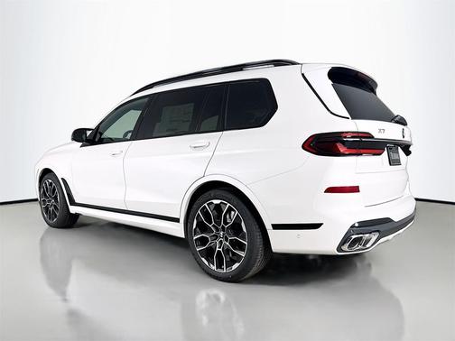 2026 BMW X7 M60i