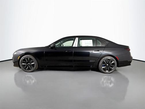2026 BMW 740 i