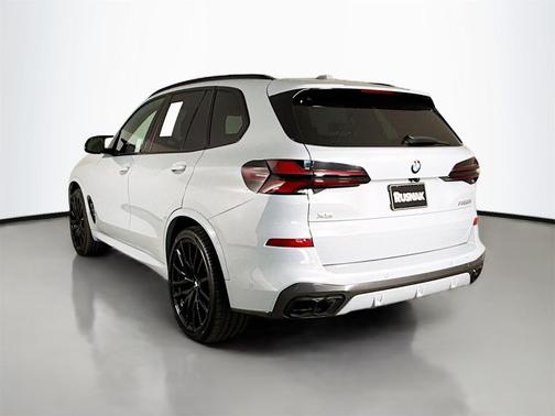 2024 BMW X5 M60i