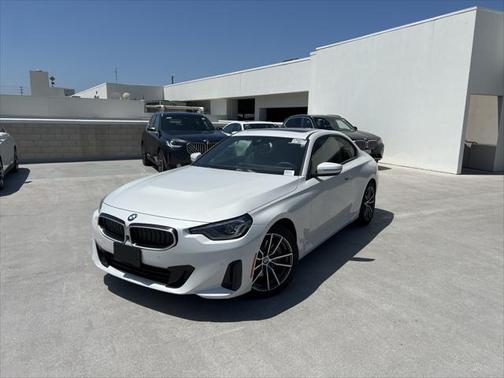 2025 BMW 230 i