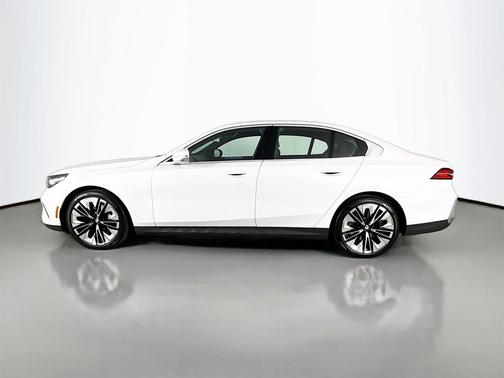 2025 BMW 530 530i