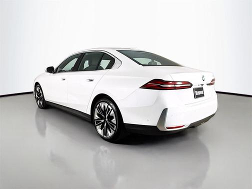 2025 BMW 530 530i