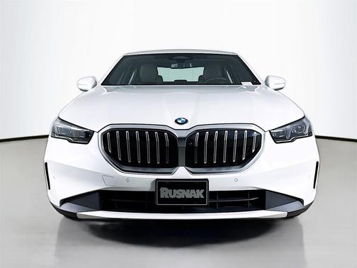 2025 BMW 530 530i