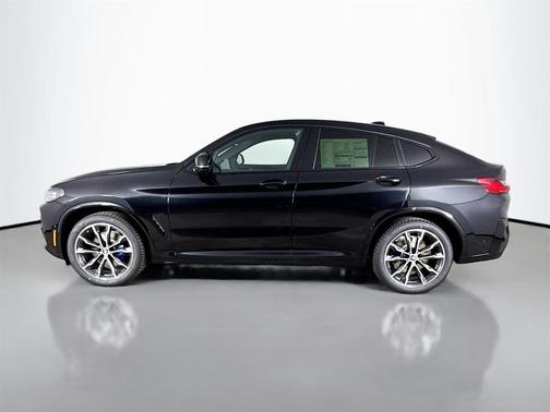 2025 BMW X4 M40i