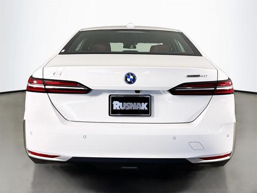 2025 BMW i5 eDrive40