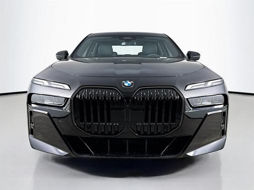2026 BMW 740 740i