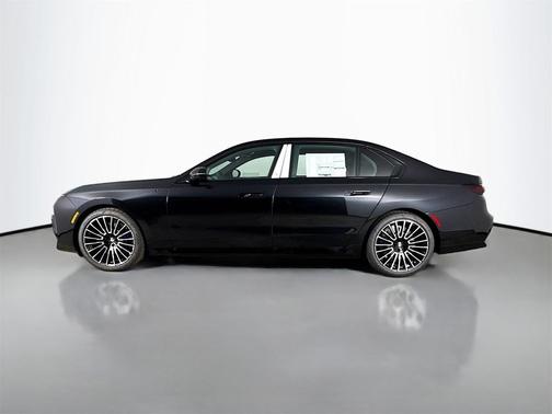 2026 BMW 740 740i