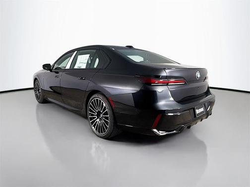 2026 BMW 740 740i
