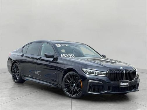 2022 BMW 740 i
