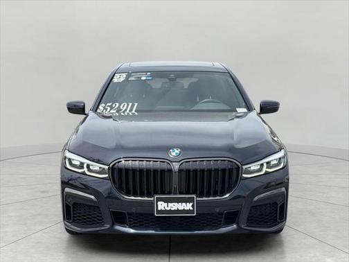 2022 BMW 740 i