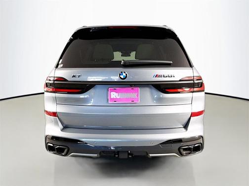 2024 BMW X7 M60i
