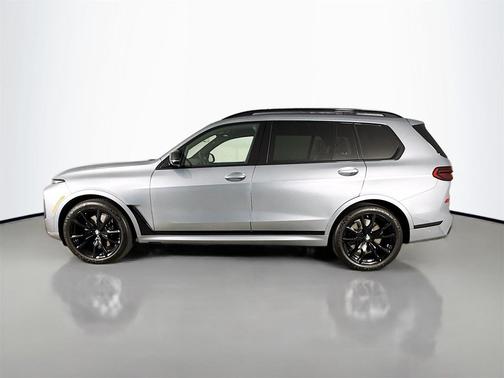 2024 BMW X7 M60i