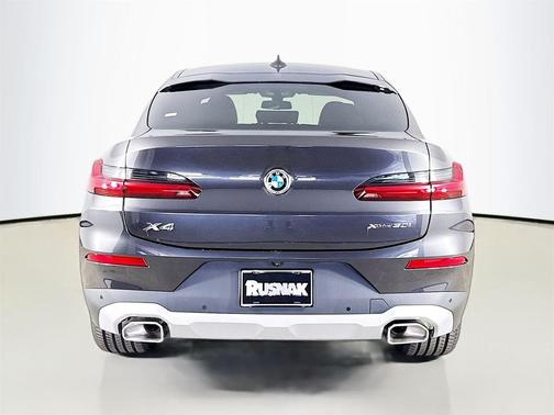 2025 BMW X4 xDrive30i