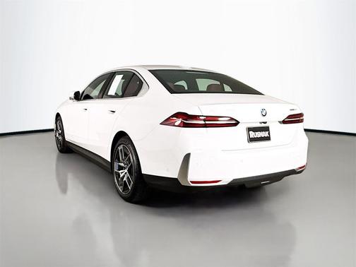 2024 BMW i5 eDrive40
