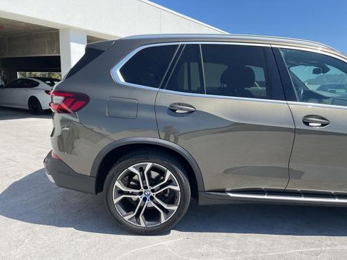 2023 BMW X5 sDrive40i