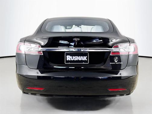 2020 Tesla Model S Long Range