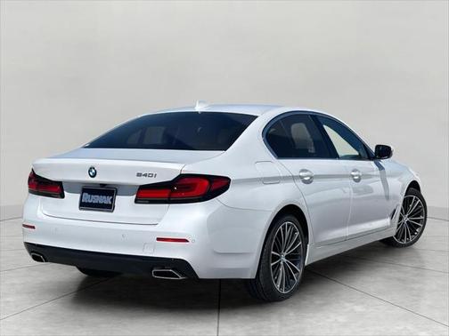 2022 BMW 540 i