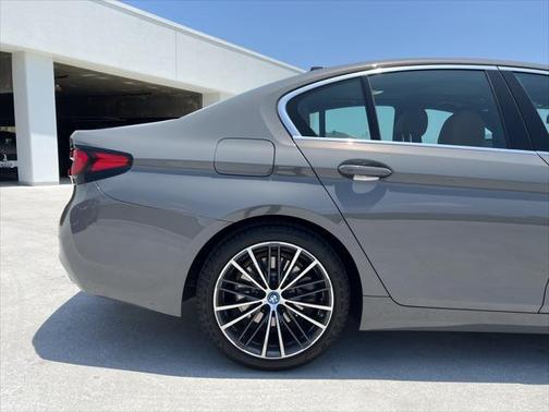 2022 BMW 530e Base