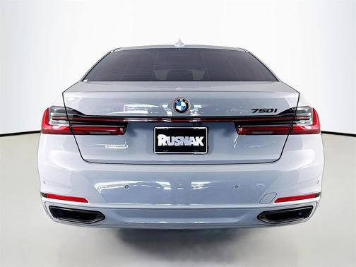 2021 BMW 750 i xDrive