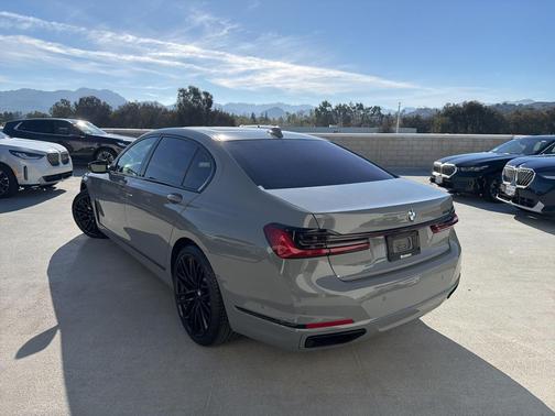 2021 BMW 750 i xDrive