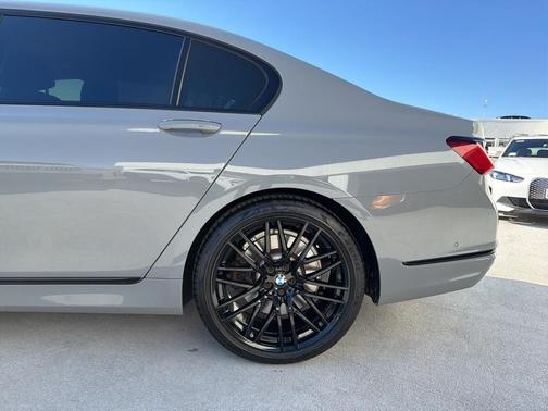 2021 BMW 750 i xDrive