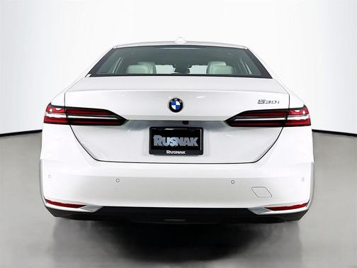 2025 BMW 530 i