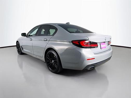 2022 BMW 530 i