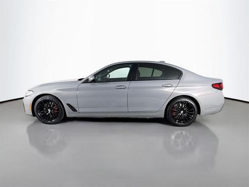 2022 BMW 530 i