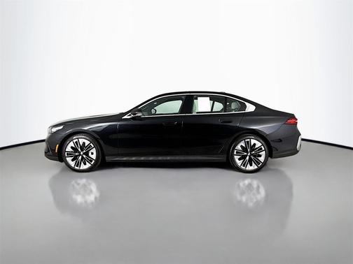 2025 BMW 530 i