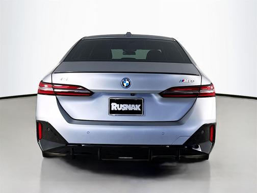 2024 BMW i5 M60