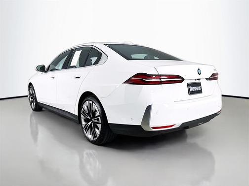 2024 BMW 530 i