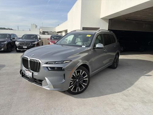 2023 BMW X7 