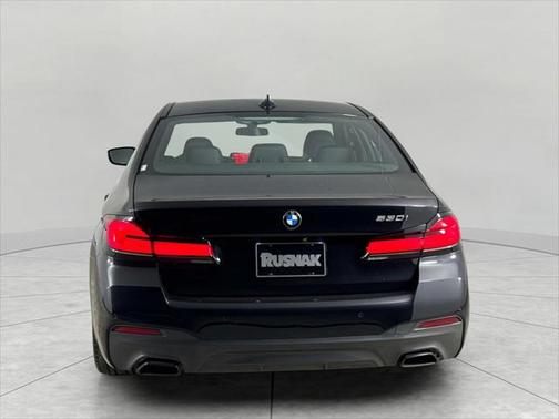 2022 BMW 530 i