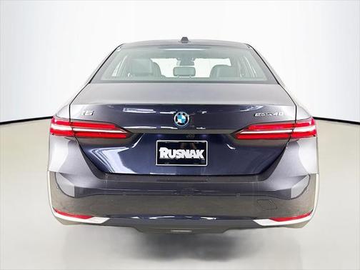 2026 BMW i5 eDrive40
