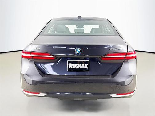 2026 BMW i5 eDrive40